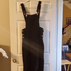 Black corderoy overalls Forever 21
